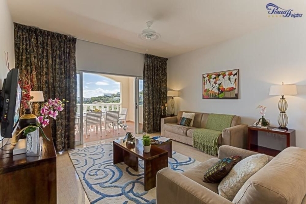 Princess Heights Luxury Boutique Condo Hotel (One Hoe)
